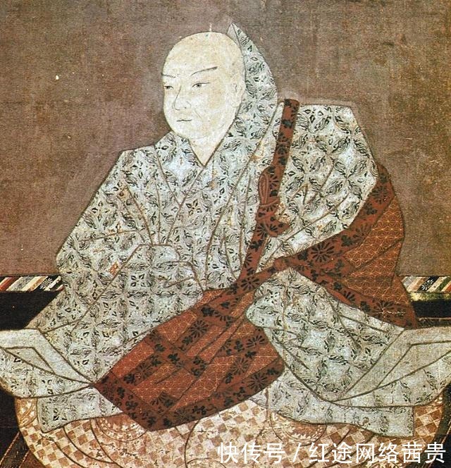 法皇|甘当花瓶的明仁天皇,用生前退位给自己奠定了历史地位