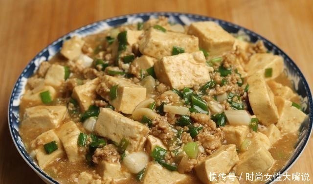 肉末豆腐|吃一斤它等于喝8盒牛奶，2斤核桃，2块钱一块，吃一星期都不腻