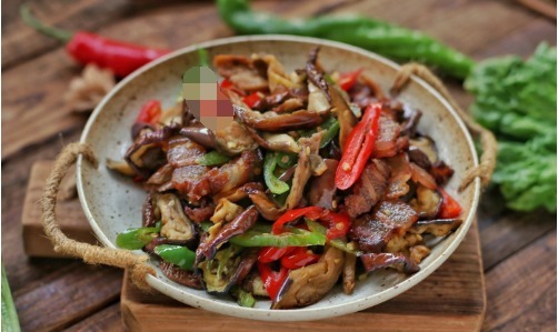 抢手|这菜新鲜又常见,晒成干真抢手,和腊肉是绝配,一次晒10斤都不够