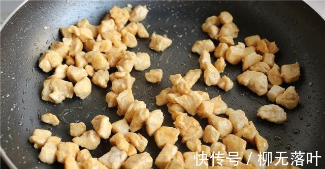 黄油|自制披萨，食材丰富，比外面卖的还好吃！