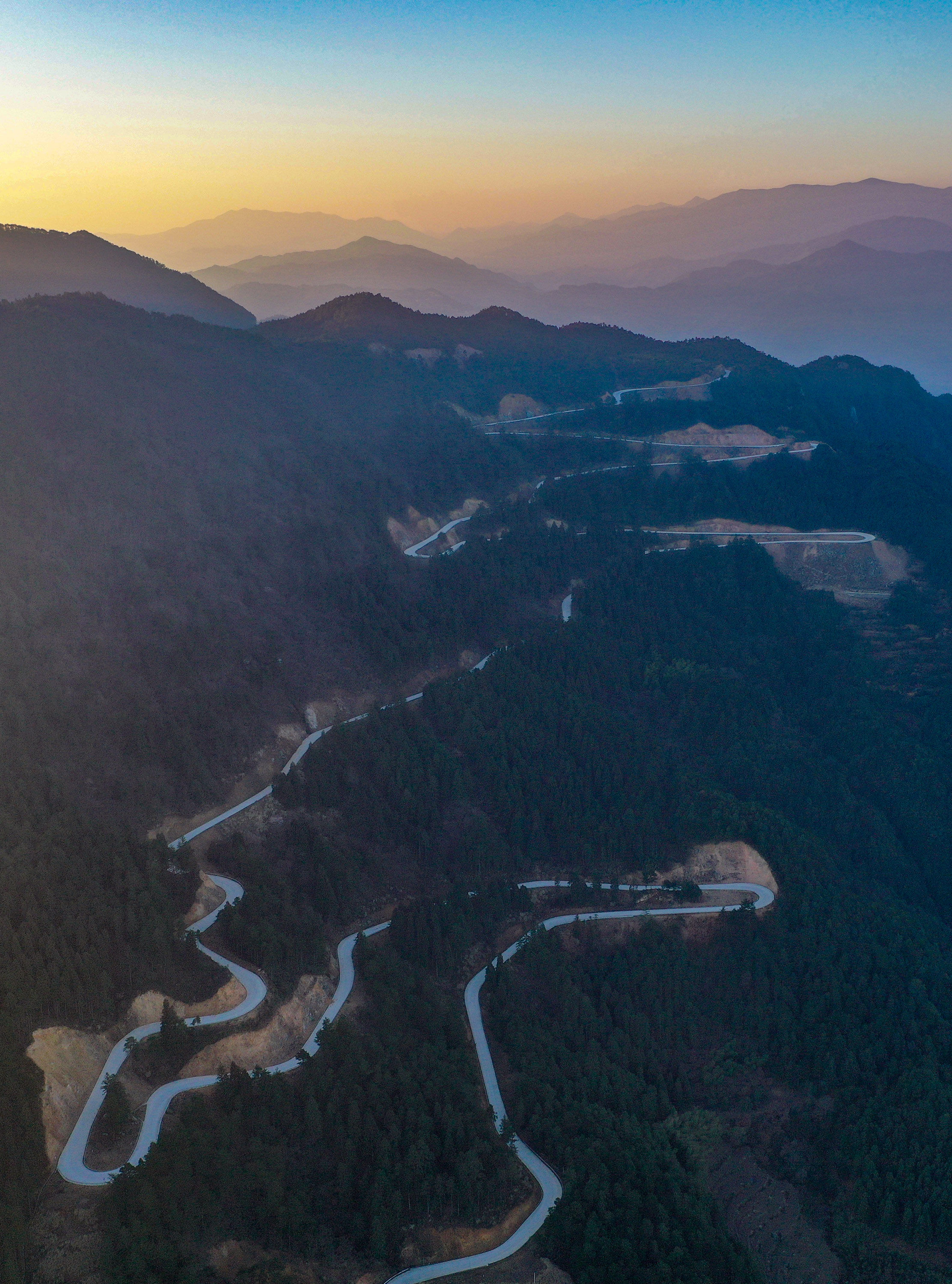 大年|景宁：网红公路兴畲寨