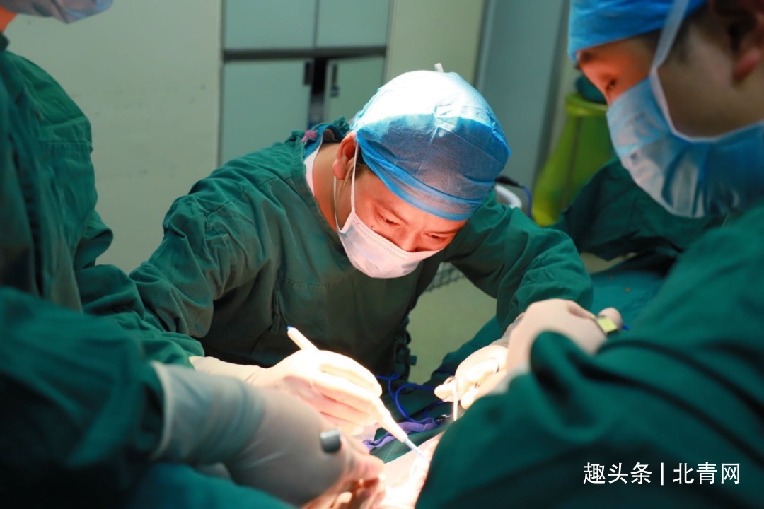 皮下组织|女子胸部取出200ml“鱼卵”!医生提醒未婚未育女性莫轻率尝试