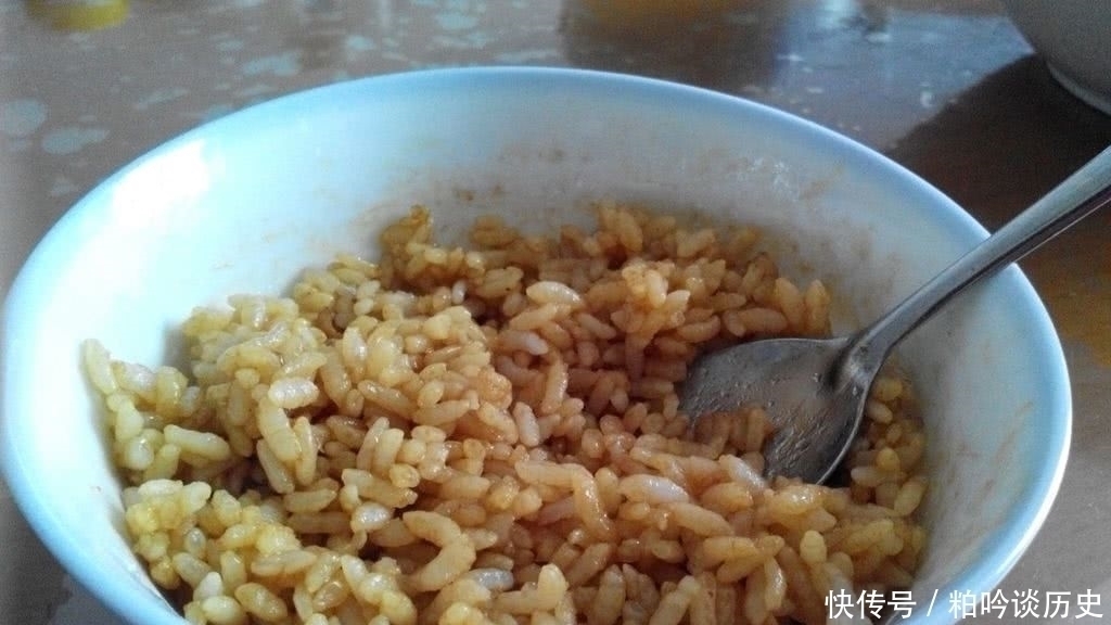 调味酱油|“穷”学生月底是怎么吃饭的?辣椒拌饭都算好的,图4谁看谁心疼