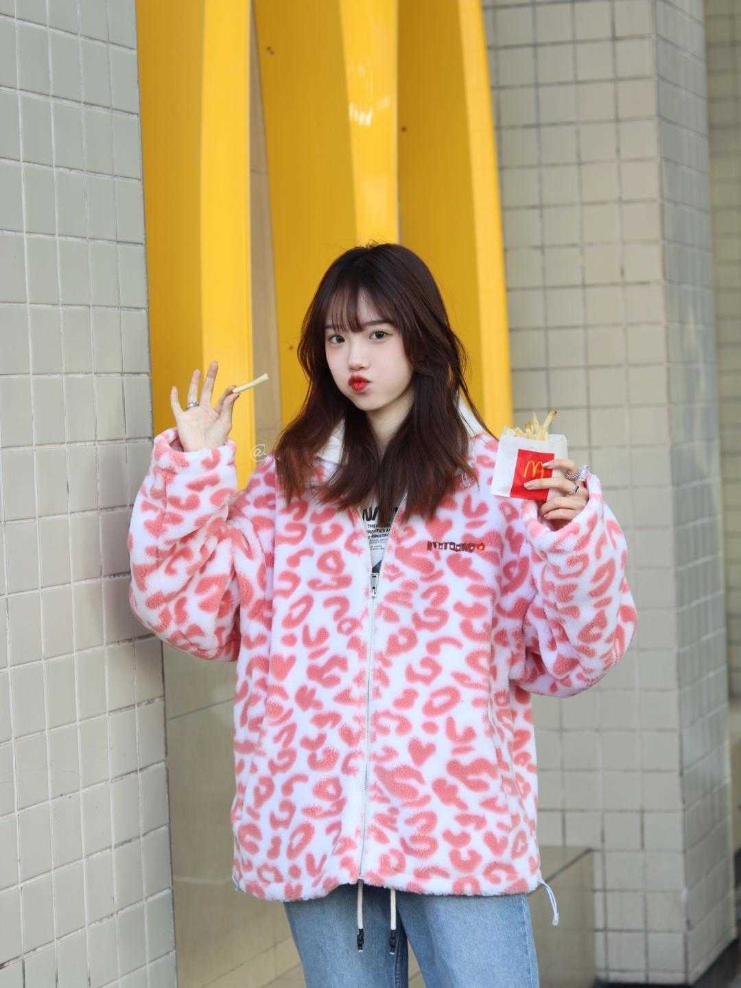 印花|断崖式降温来了!跪求你穿这件“印花外套”,洋气炸了!