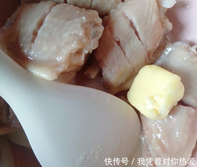 蒜香鸡翅,蒜香浓郁,特别的美味