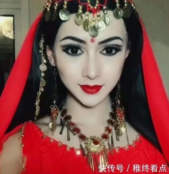 印度|印度“姑娘”卸妆,摘掉假发取下耳环那一刻,网友还以为是个帅T