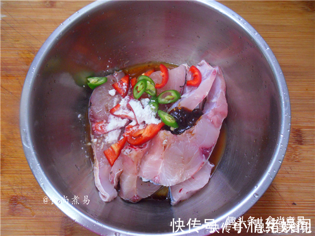 鲜甜|家庭宴客不发愁，此菜6分钟就上桌，快捷大气，鲜甜嫩滑无腥味
