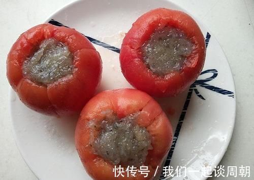 西红柿和它搭在一起,锅里蒸15分钟,入口浓浓的鲜味,弹嫩好吃