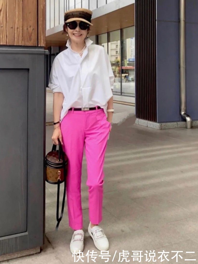 女人年过50穿衣要体面,瞧日本贵妇姐姐的搭配,优雅时尚又显贵