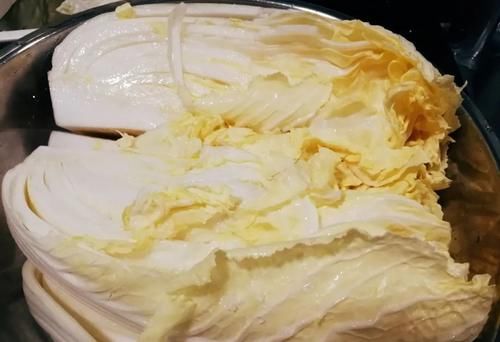 【食物恋】韩国朋友教我的辣白菜做法，酸爽开胃，正宗得很