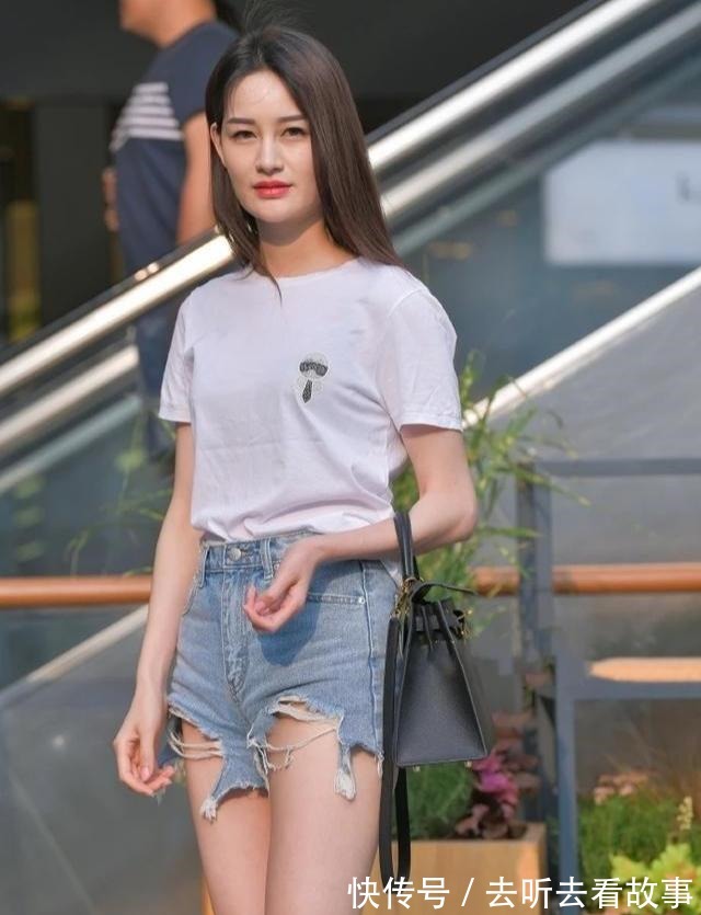 时尚 小姐姐的破洞牛仔短裤,时尚减龄,舒适省心!