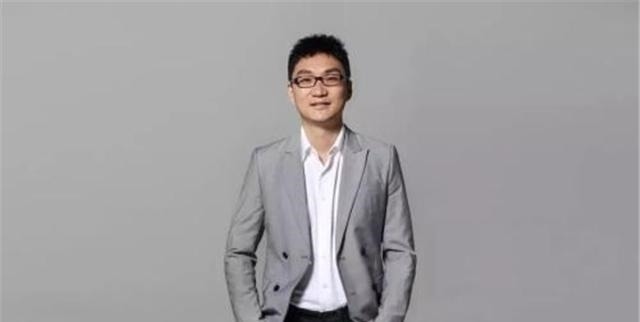 拼多多|中国电商“大洗牌”，阿里巴巴营收排第二，榜首营收1211亿