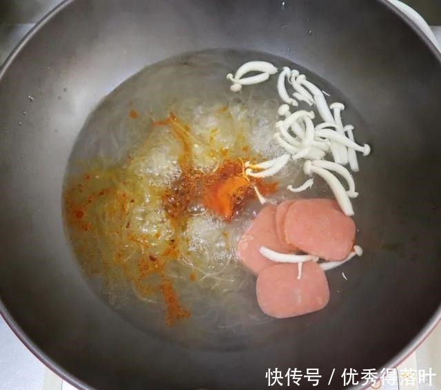 麻辣山药粉Q弹爽滑,麻辣鲜香,一碗都不解馋