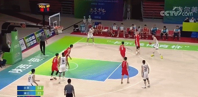 阿典|第一场就爆!又扣又帽!打崩NBA落选秀!他真是中国男篮的未来