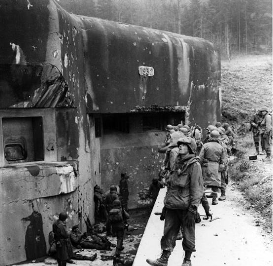 法国人|连普通人都知道要绕开马奇诺防线进攻,为何法国人就想不明白呢?