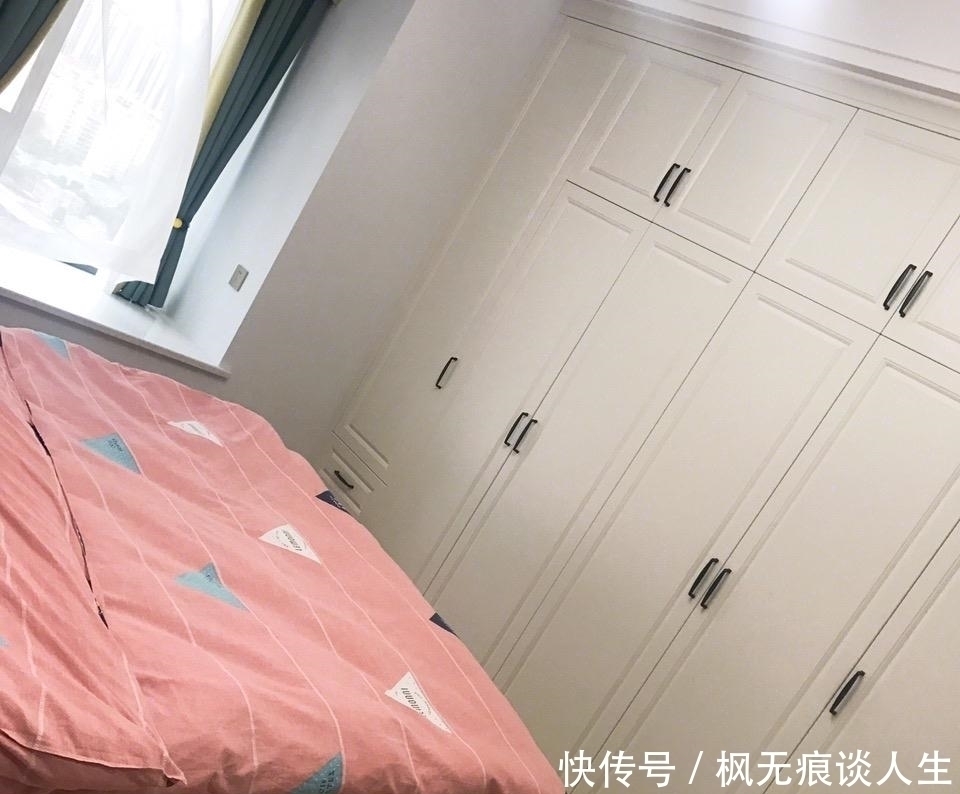 次卧|这套130平新房太漂亮了,进屋就把人给迷住,电视墙实在抢眼!