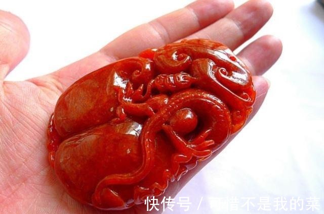 包包 一个名牌包包的价格,可以购买到翡翠,但为什么人们更喜欢买包呢