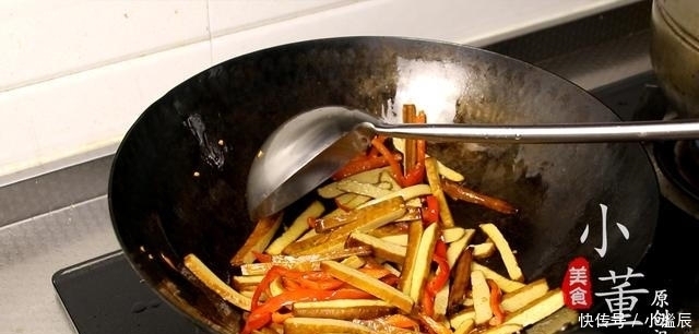 下饭|1把韭菜,1块香干,做法简单,5分钟就学会,开胃又下饭