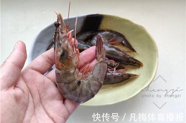 黑虎虾|46岁阿姨一人食午餐,焖一锅饭菜都有了,网友:家里没矿,吃不起