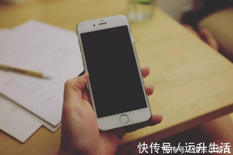 孩子|孩子从小玩手机和不玩手机,有什么区别?等上幼儿园就知道了