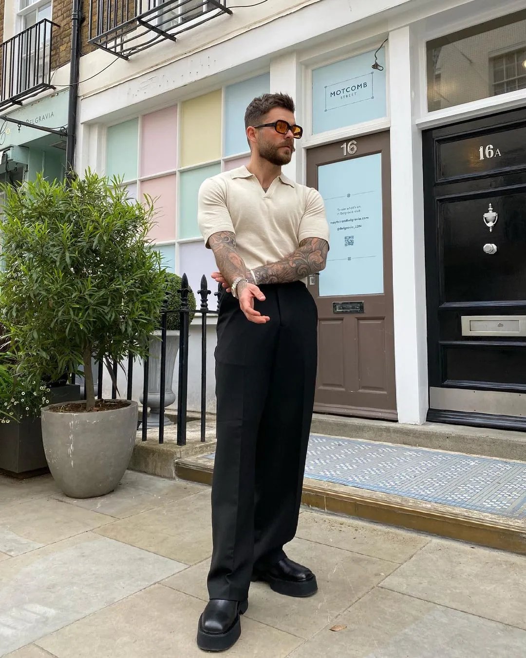 w英国大胡子玩转莫兰迪配色，适用于每个年龄段男性的高级穿搭