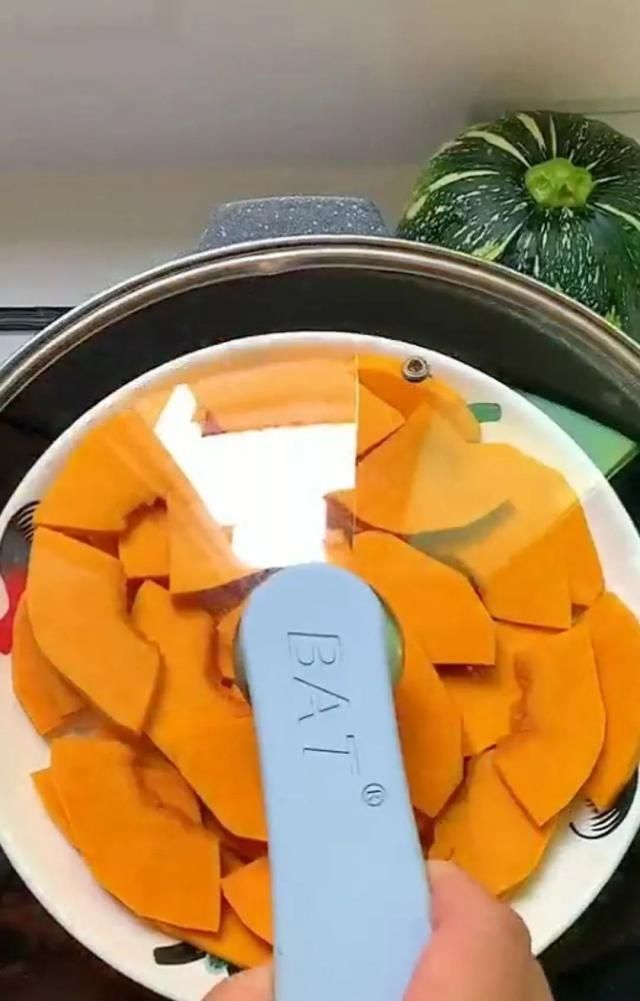 家庭小吃制作,外酥里糯的南瓜饼,美味的一款