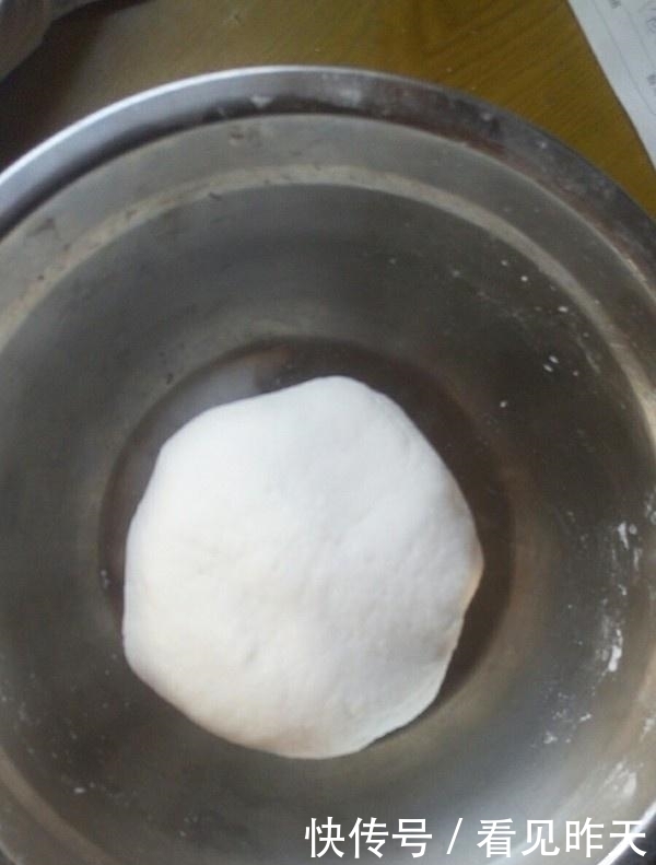 “它”两手一卷比包子还香!闺女隔三差五点名要吃,香甜软糯!