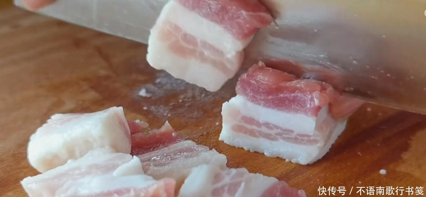 十足|手把手教你做豆腐煲,鲜香味美营养十足,出锅大人小孩都爱吃