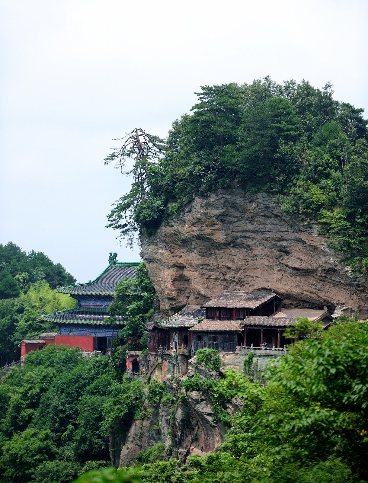 闲游|闲游武当山—云雾中的武当之巅气势依旧