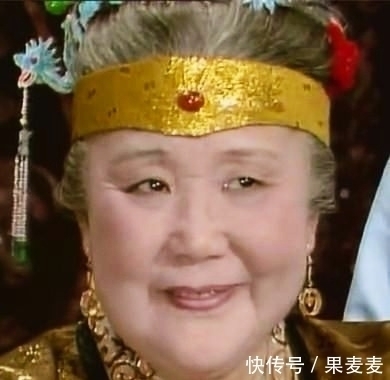 元宵节@贾母历来宽容，为何在元宵节公开拿袭人开刀？她在敲打另一个人