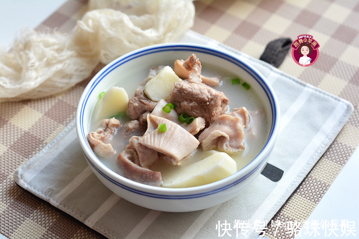 夏天|夏天多喝这汤,味浓肉烂不费事,3种材料扔进锅,乳白鲜汤喝2碗