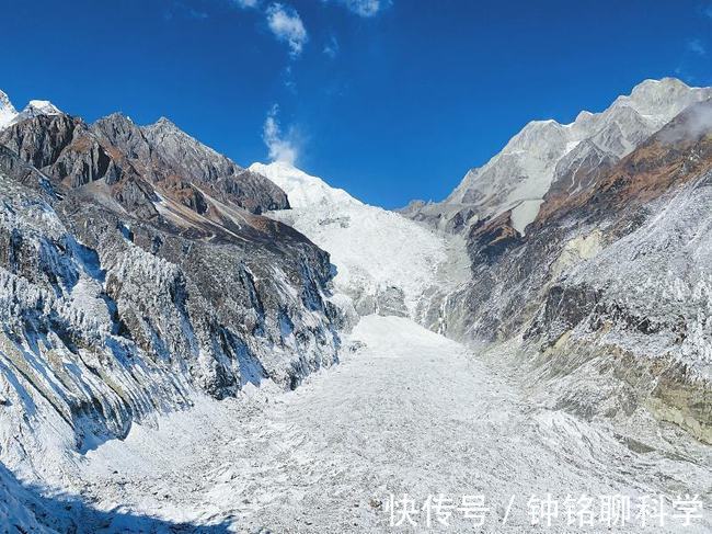 登山|珠峰著名的遗骸：绿靴子，已成登山地标，时隔20多年为何不安葬？