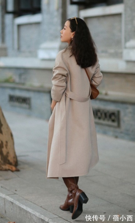 连衣裙|秋冬建议多穿“大衣+靴子”，内搭毛衣、连衣裙、牛仔裤真时髦