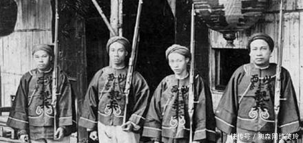 究竟|清军士兵衣服上的“兵”和“勇”,究竟有什么区别?