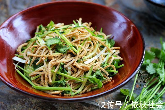 凉菜是夏天餐桌上的主角，分享7道家常凉拌菜，上桌比热菜受欢迎