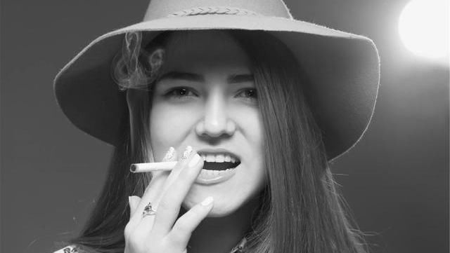 女性|雌激素“旺盛”的女人，身体通常有4个共性，若你符合，值得炫耀