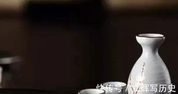 真君子!古人云:“酒中不语真君子”,后半句才是精华,却很少人知道