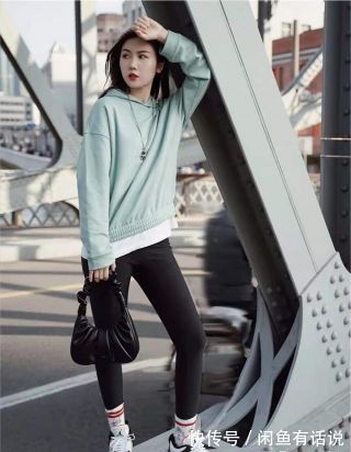 羽绒服|火了整个冬天的“鲨鱼裤”,为什么你穿上不好看,问题出在搭配上
