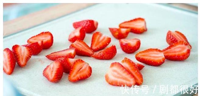 口感|这才是夏天该有的蛋糕,免烤不上火,口感丝滑,入口即化,超清凉