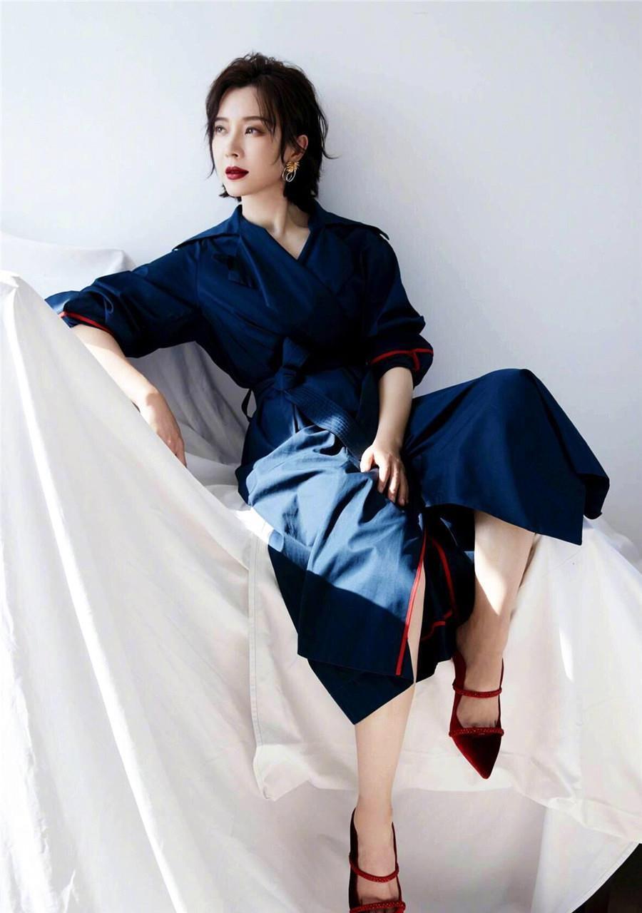 原则|女人过了四十,穿衣牢记“三要三不要”原则,你也能穿出时尚感