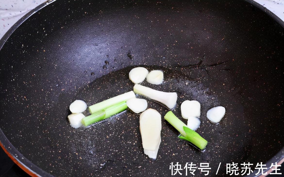 早上来一碗鲜美的排骨面,管饱又解馋,赶快来一份