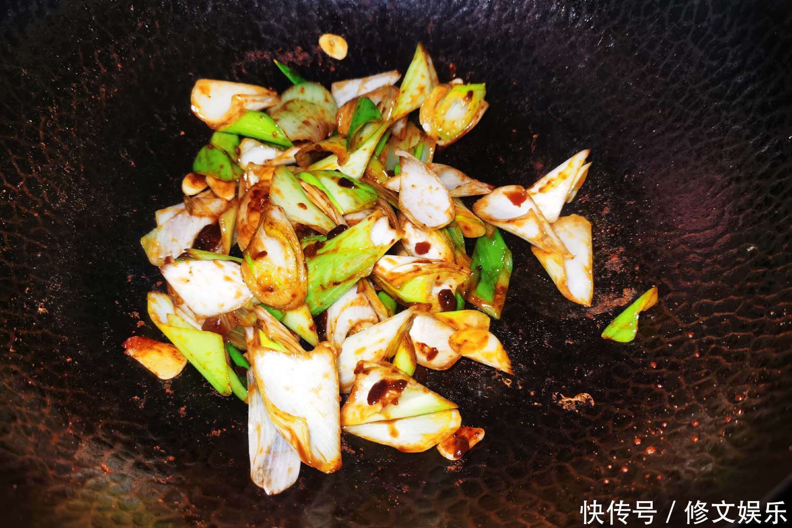  被“误解”的食材，浑身都是宝，和鸡蛋随手一炒，想不到如此美味