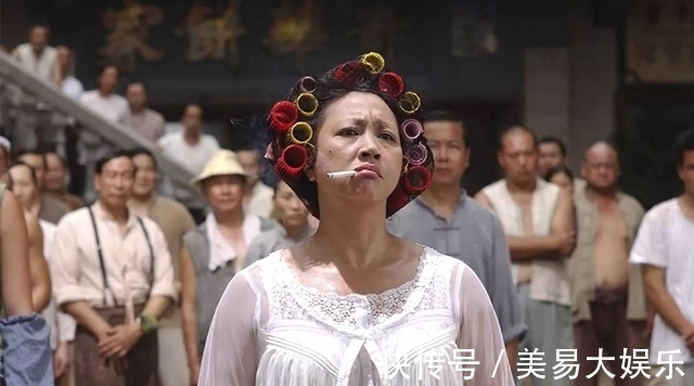 深意|中国大妈旅行,为什么总爱“搭丝巾”?另有深意你不懂
