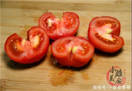 做糖拌西红柿还只放糖就错了,多加这一样,西红柿口感提升10倍