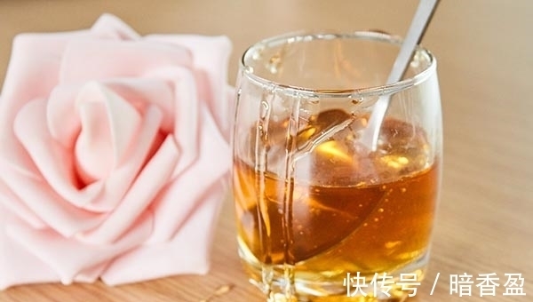 泡水|经常用黑枸杞泡水喝，好处很多，但若忽略了它，或许等于白喝