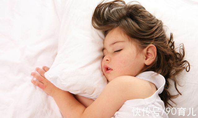 宝宝|宝宝睡觉时出现的三个症状，是生病前的“苗头”，宝妈别忽视了