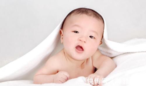 误区|孩子太瘦也不健康,跟吃饭多少关系不大,最怕家长陷入2个误区