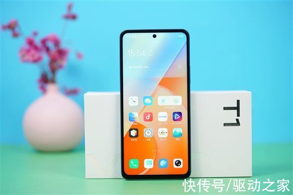 cpu|120Hz高刷+5000大电池 vivo T1电光青图赏