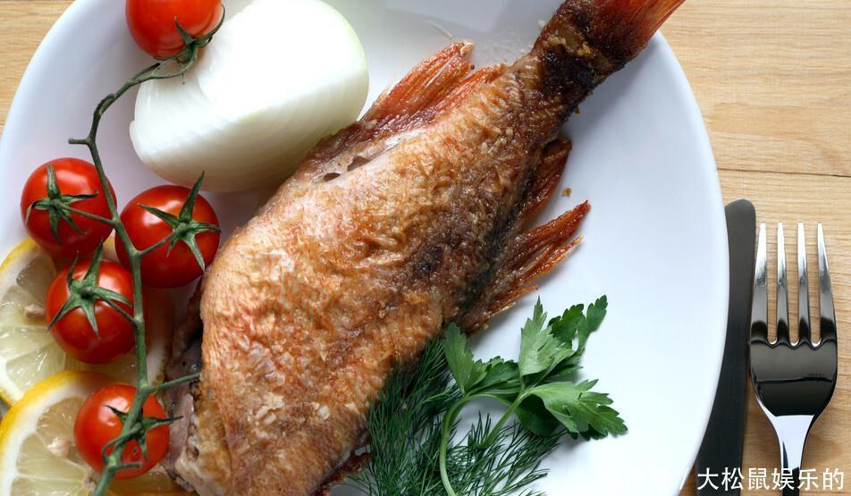 破皮|煎鱼,冷油下锅还是热油下锅?之前一直做错了,难怪总是粘锅破皮