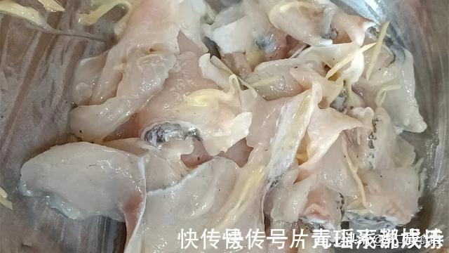 鲈鱼这样做太好吃了,肉香嫩滑,吃了几十年都没吃够,太解馋了